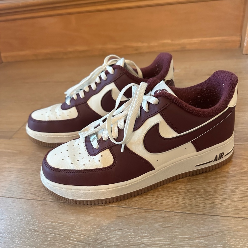 Nike AF1 Men's 7.5 (fits women 9.5)